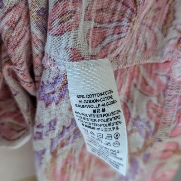 Leilani Cropped Crochet Lace Top - Picture 9 of 10